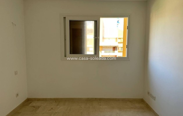 Herverkoop - Appartement / flat - Torrevieja - Punta Prima