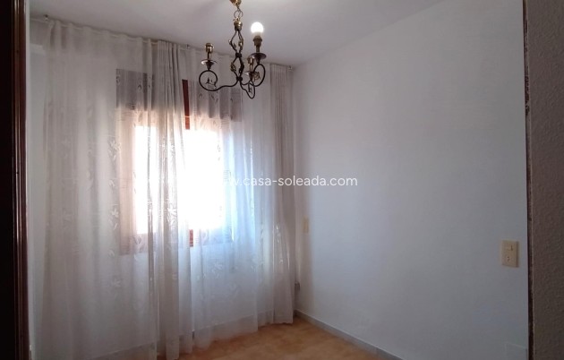 Resale - Apartment / flat - Torrevieja - La Mata