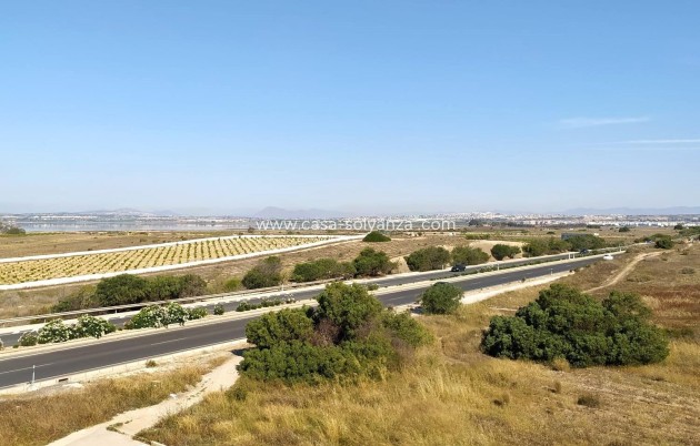 Resale - Apartment / flat - Torrevieja - La Mata