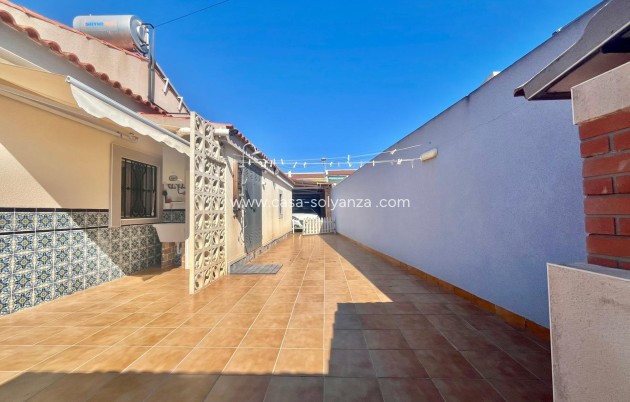 Herverkoop - Villa - Torrevieja - Los Balcones