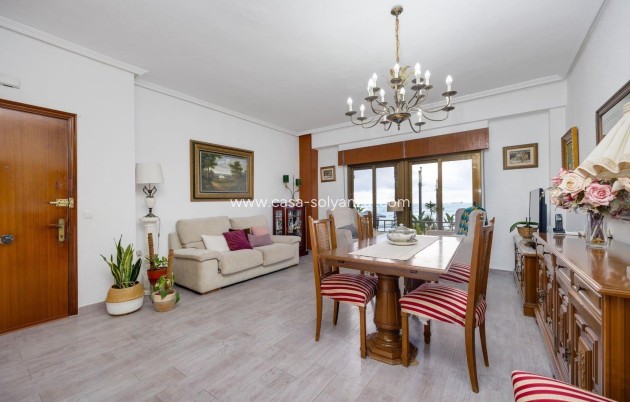 Resale - Apartment / flat - Torrevieja - Paseo Maritimo