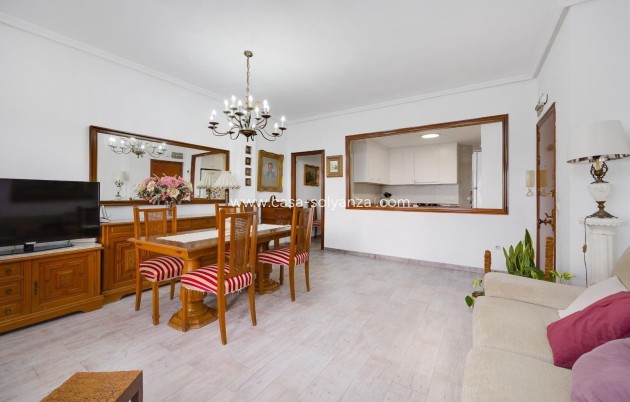 Resale - Apartment / flat - Torrevieja - Paseo Maritimo