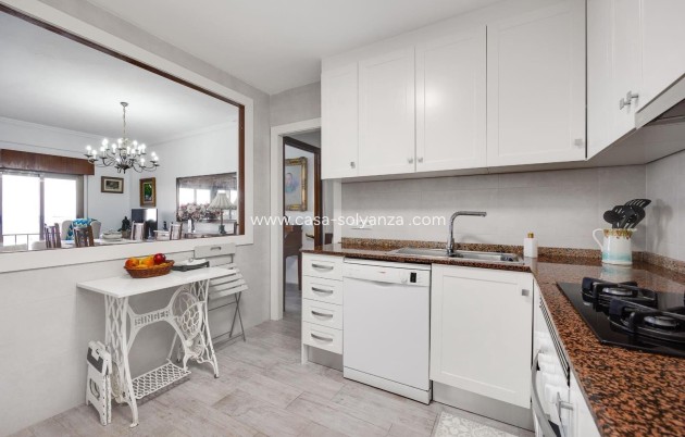 Resale - Apartment / flat - Torrevieja - Paseo Maritimo