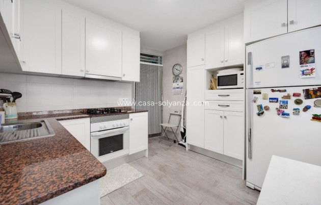 Resale - Apartment / flat - Torrevieja - Paseo Maritimo