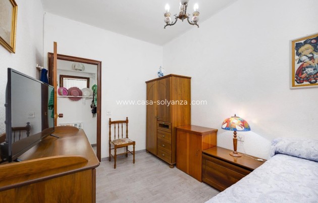 Resale - Apartment / flat - Torrevieja - Paseo Maritimo