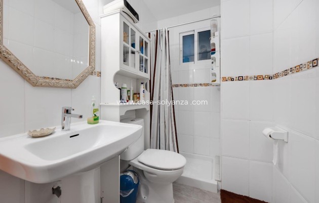 Resale - Apartment / flat - Torrevieja - Paseo Maritimo