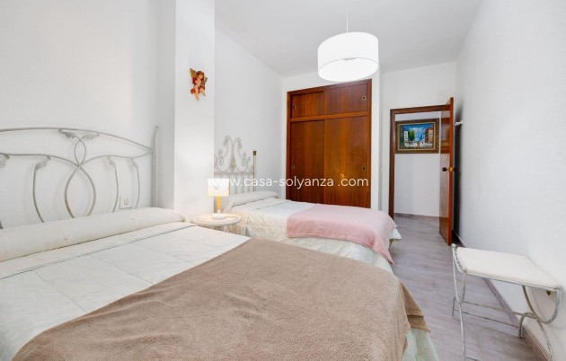 Resale - Apartment / flat - Torrevieja - Paseo Maritimo