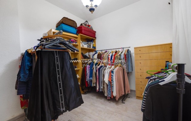 Resale - Apartment / flat - Torrevieja - Paseo Maritimo