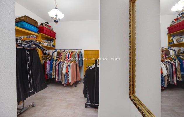 Resale - Apartment / flat - Torrevieja - Paseo Maritimo
