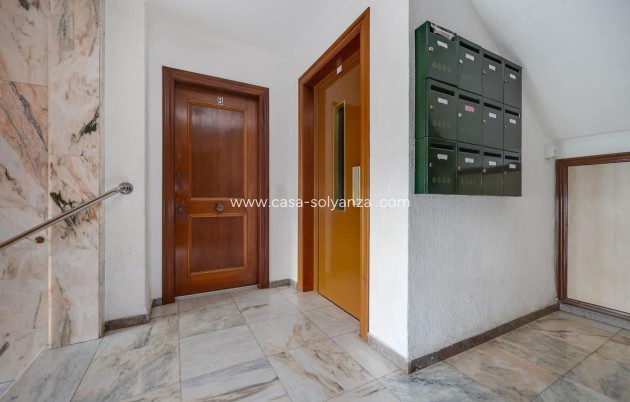 Resale - Apartment / flat - Torrevieja - Paseo Maritimo