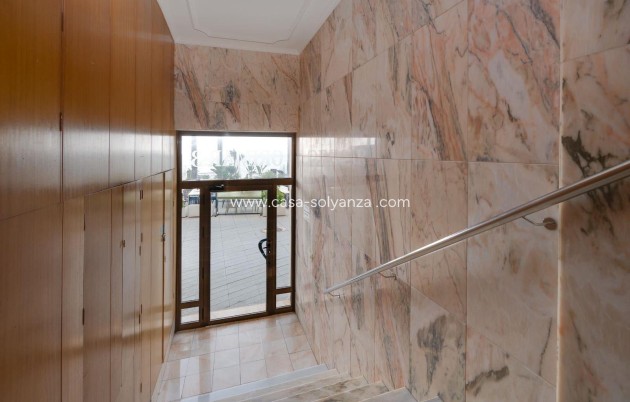 Resale - Apartment / flat - Torrevieja - Paseo Maritimo
