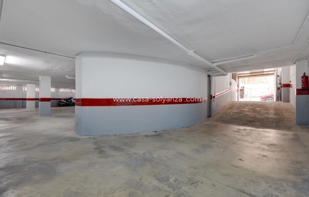 Resale - Apartment / flat - Torrevieja - Paseo Maritimo