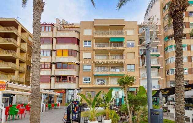 Resale - Apartment / flat - Torrevieja - Paseo Maritimo
