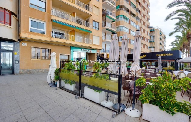 Resale - Apartment / flat - Torrevieja - Paseo Maritimo