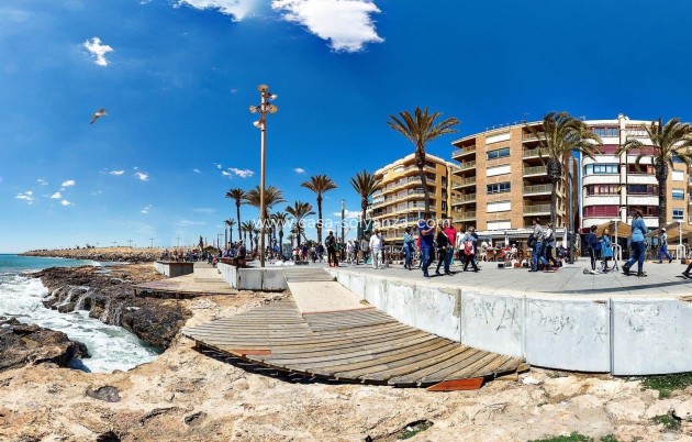 Resale - Apartment / flat - Torrevieja - Paseo Maritimo