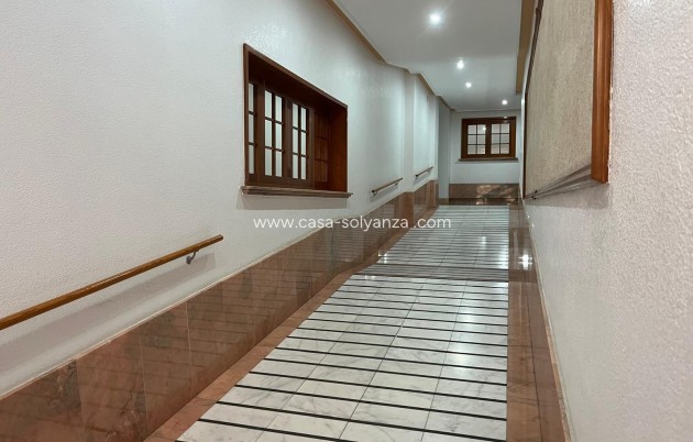 Resale - Apartment / flat - Torrevieja - Estacion Autobuses