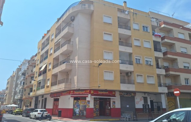 Resale - Apartment / flat - Torrevieja - Playa del Cura