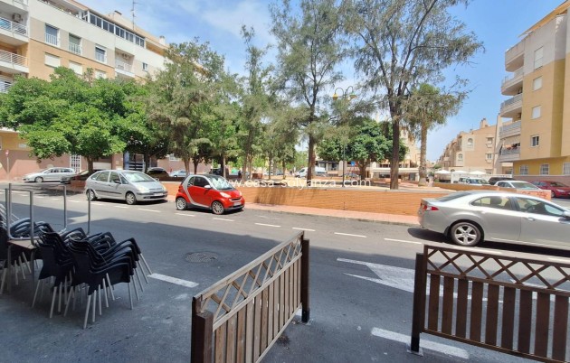 Resale - Apartment / flat - Torrevieja - Playa del Cura