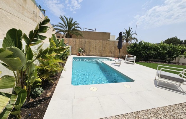 Resale - Villa - Orihuela Costa - La Regia