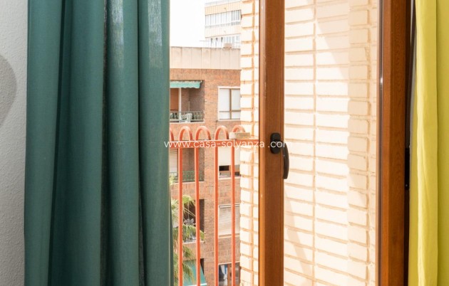 Resale - Apartment / flat - Torrevieja - El Acequión - Los Náufragos