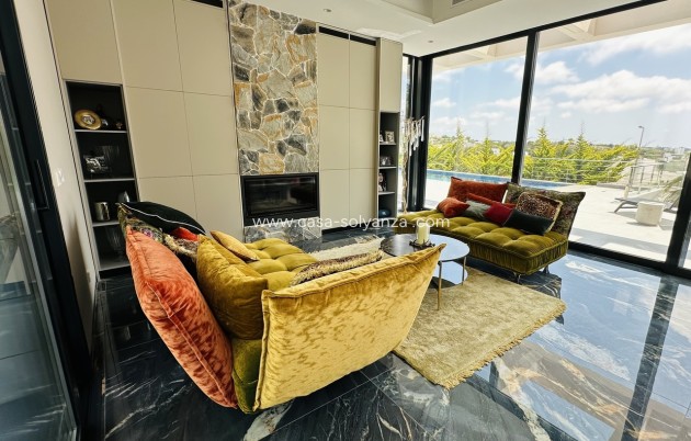 Herverkoop - Villa - Las Colinas Golf Resort