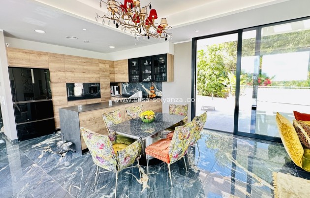 Herverkoop - Villa - Las Colinas Golf Resort