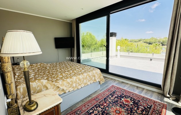 Herverkoop - Villa - Las Colinas Golf Resort