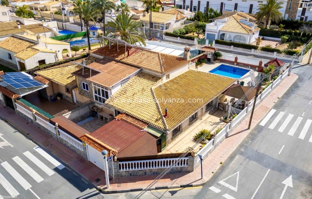 Herverkoop - Villa - Orihuela Costa