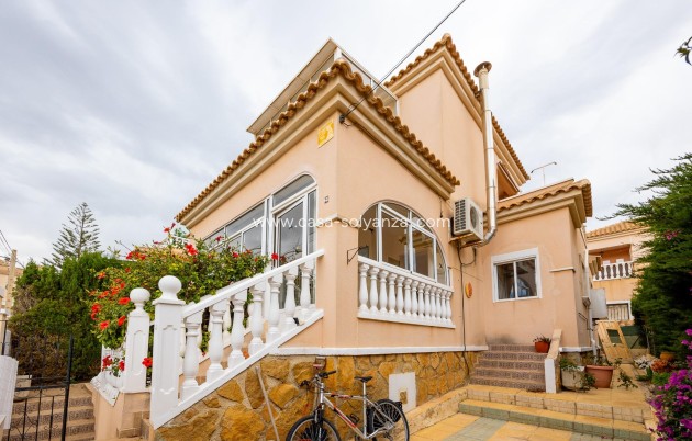 Wiederverkauf - Villa - Orihuela Costa - Villamartín