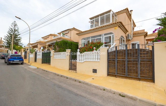 Wiederverkauf - Villa - Orihuela Costa - Villamartín