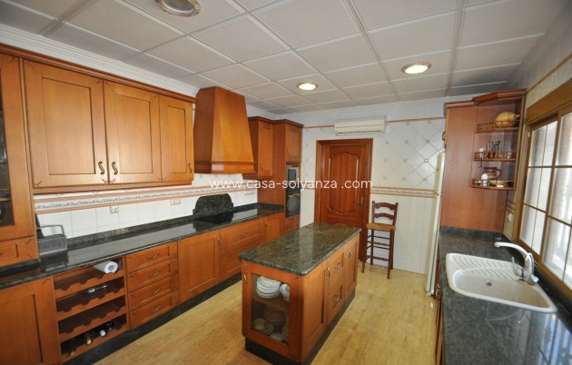 Resale - Townhouse - Algueña - Inland