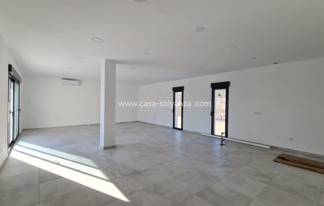 Resale - Villa - Pinoso - Inland