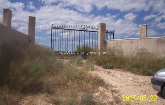 Resale - Country Property/Finca - Novelda - Inland