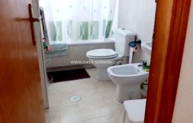 Reventa - Apartamento / piso - Torrevieja - Center