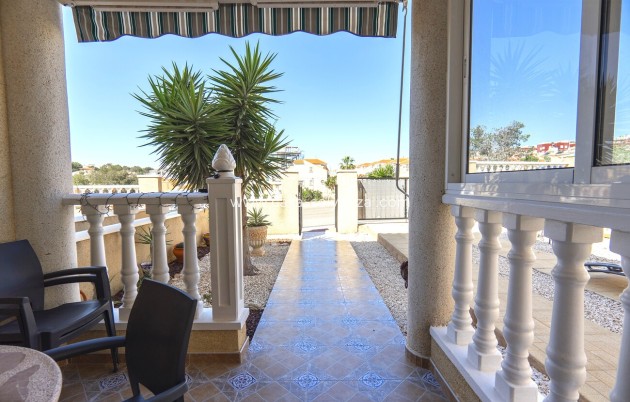 Wiederverkauf - Wohnung - Orihuela Costa - Villamartín