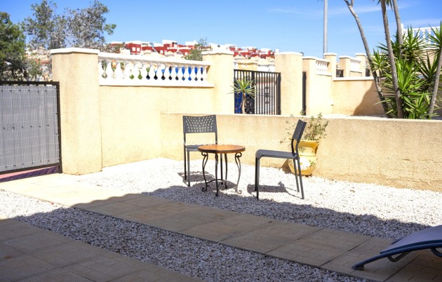 Wiederverkauf - Wohnung - Orihuela Costa - Villamartín
