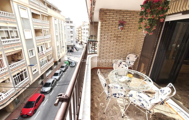 Resale - Apartment / flat - Torrevieja - Playa del Cura