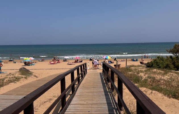 Resale - Apartment / flat - Torrevieja - Los Europeos