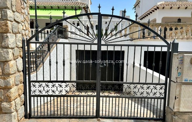 Resale - Villa - Orihuela Costa - La Zenia