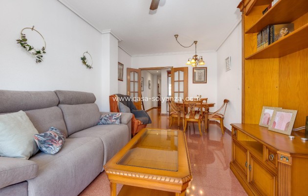 Resale - Apartment / flat - Torrevieja - Paseo Maritimo