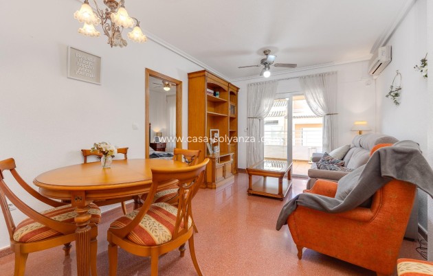 Resale - Apartment / flat - Torrevieja - Paseo Maritimo