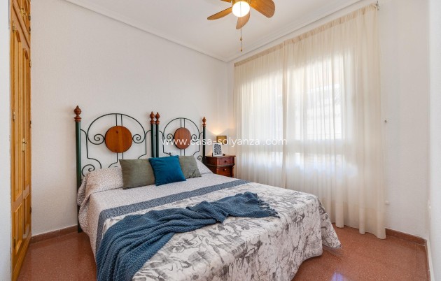 Resale - Apartment / flat - Torrevieja - Paseo Maritimo