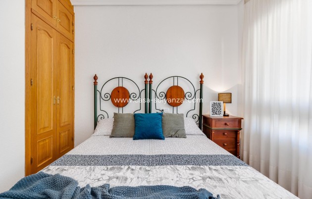 Resale - Apartment / flat - Torrevieja - Paseo Maritimo