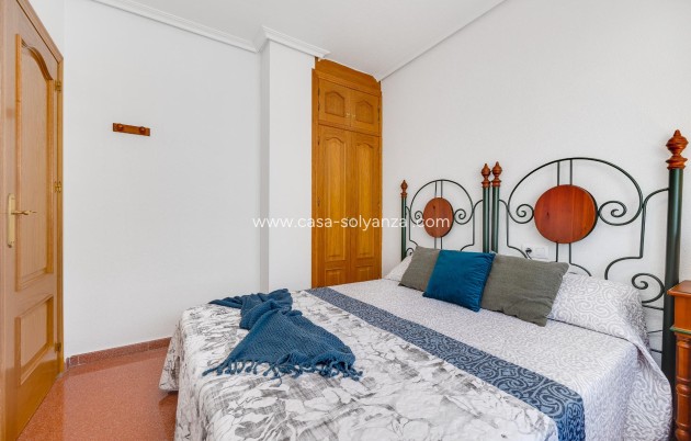 Resale - Apartment / flat - Torrevieja - Paseo Maritimo