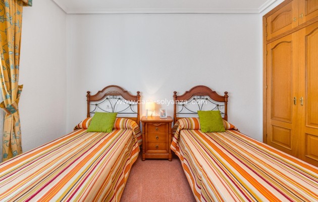 Resale - Apartment / flat - Torrevieja - Paseo Maritimo
