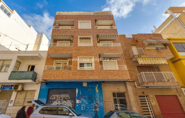 Resale - Apartment / flat - Torrevieja - Paseo Maritimo