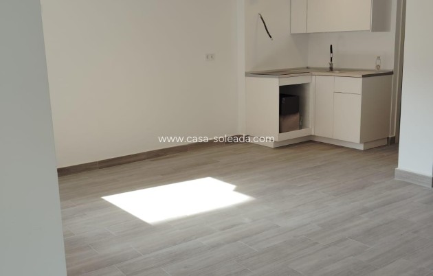 Resale - Apartment / flat - Torrevieja - Center