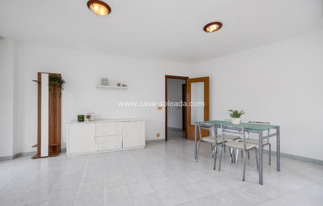 Resale - Apartment / flat - Torrevieja - Estacion Autobuses