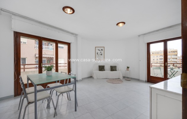 Resale - Apartment / flat - Torrevieja - Estacion Autobuses