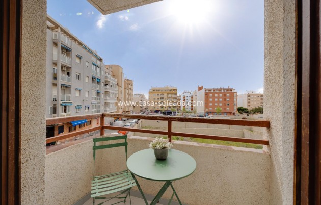 Resale - Apartment / flat - Torrevieja - Estacion Autobuses